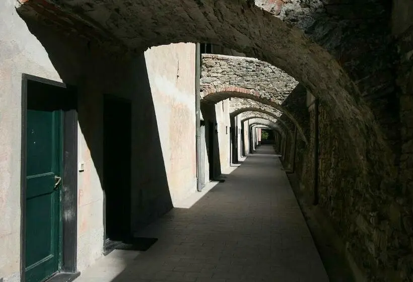 ファミリールーム, Santuario Ns Soviore Cinque Terre