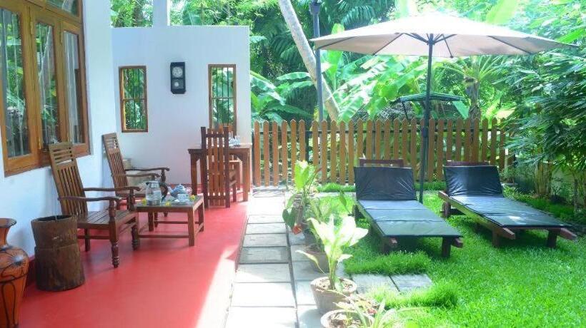 חדר דלוקס לשלושה, Gold Sand Resort