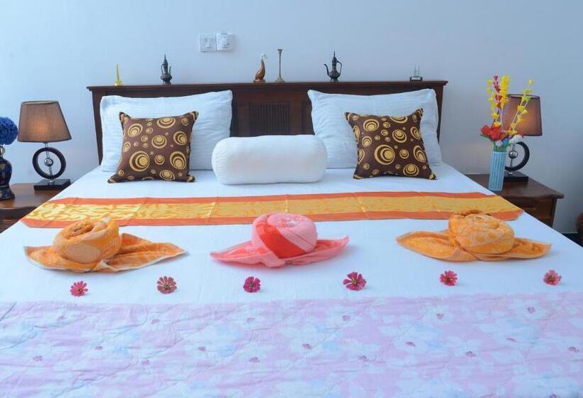 סטודיו דלוקס, Gold Sand Resort