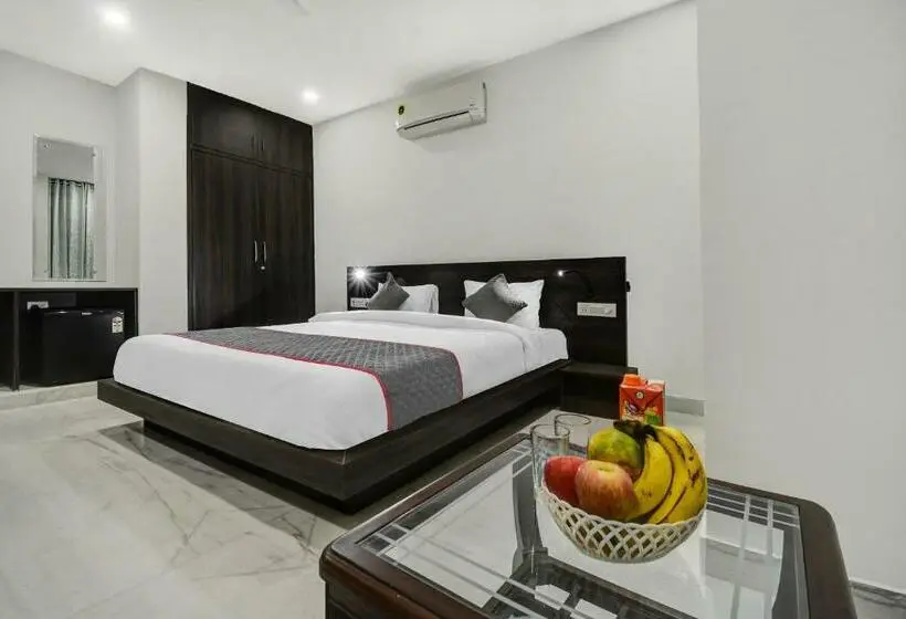 اتاق لوکس سه تخته, Townhouse Pisto Inn