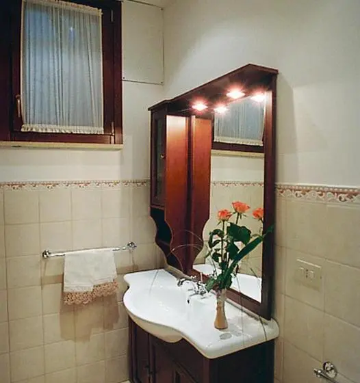 庭の見える１ベッドルームアパートメント, La Casa Di Carla