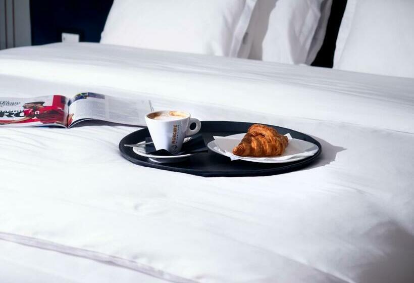 带阳台的豪华间, Moncafe Hotel Etico Tirana