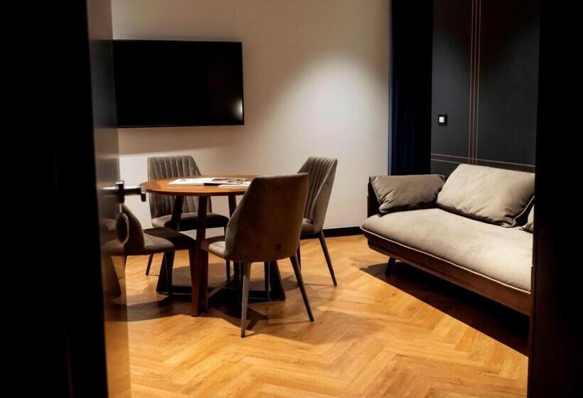 带1个卧室的带阳台的公寓, Moncafe Hotel Etico Tirana