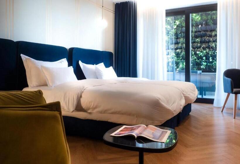 带阳台的豪华间, Moncafe Hotel Etico Tirana