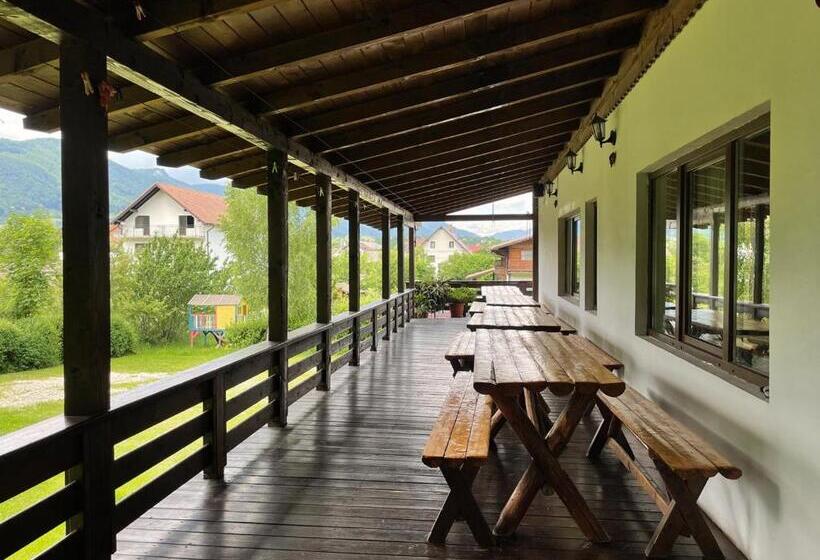 ویلای 1 خوابه, Pensiunea Cehov