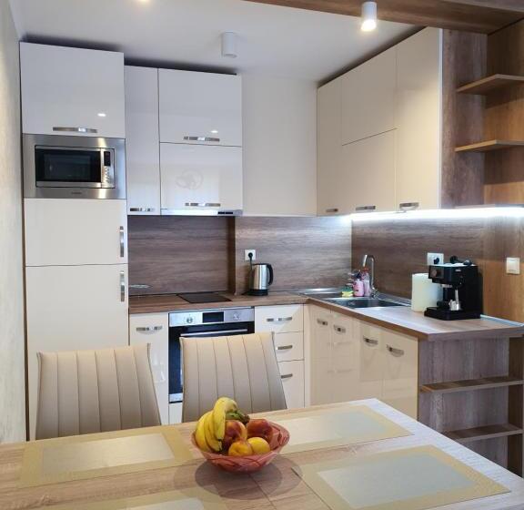 شقة غرفة واحدة, апартамент лейк вю, вила флора, комплекс маунтин лейк