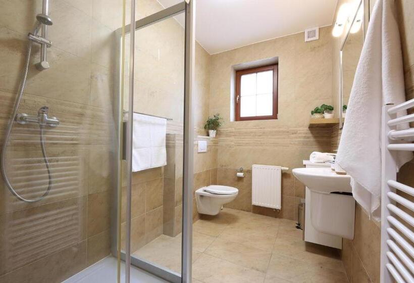 带园景的小型套房, úpatí Ještědu   Apartmány