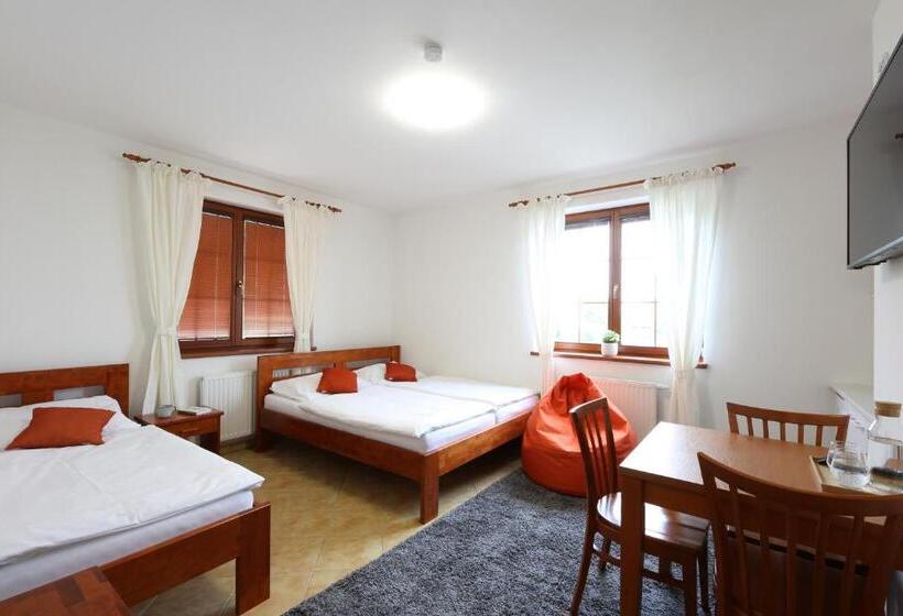 جناح جونيور مطل على الحديقة, úpatí Ještědu   Apartmány