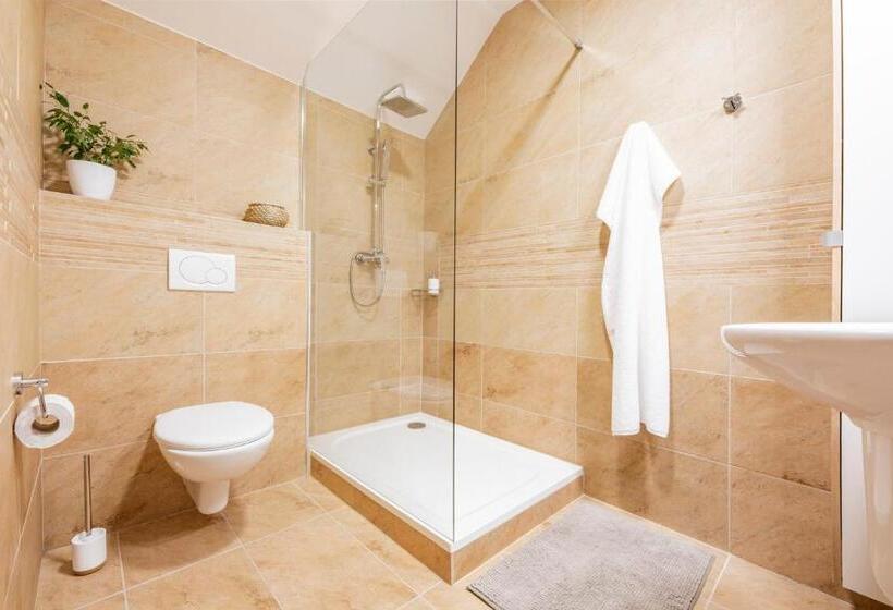 带园景的小型套房, úpatí Ještědu   Apartmány