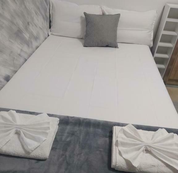 ベーシックルーム, каламанди