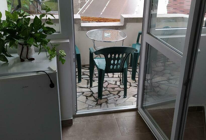 ベーシックルーム, каламанди