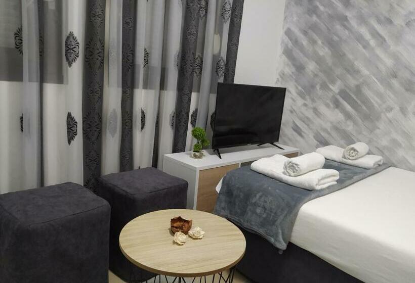 ベーシックルーム, каламанди