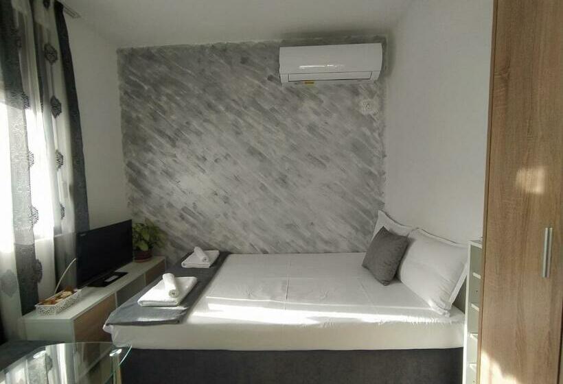 ベーシックルーム, каламанди