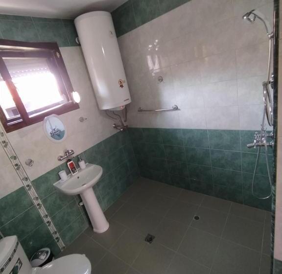 テラス付きスタンダードルーム, каламанди