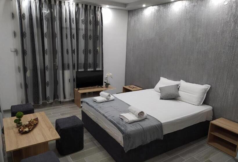 テラス付きスタンダードルーム, каламанди