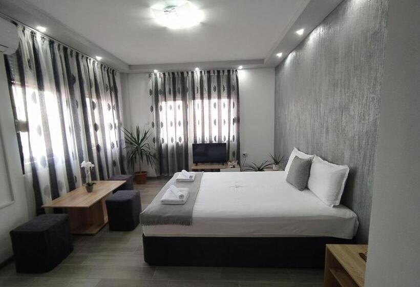 テラス付きスタンダードルーム, каламанди