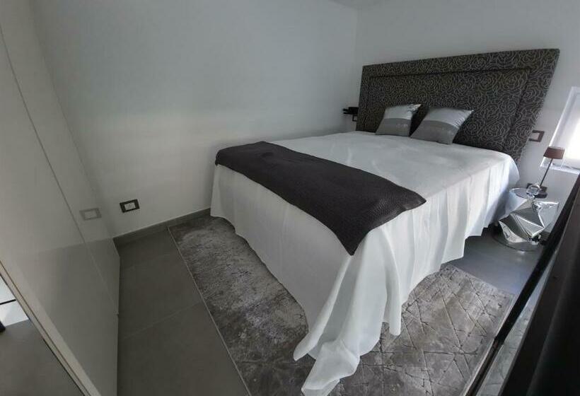 סוויטת ג'וניור נוף לגינה, Palms Luxury Suites Sanremo