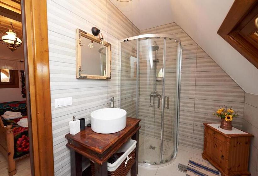 غرفة ديلوكس, Pensiunea Agroturistica Casa Pribegilor