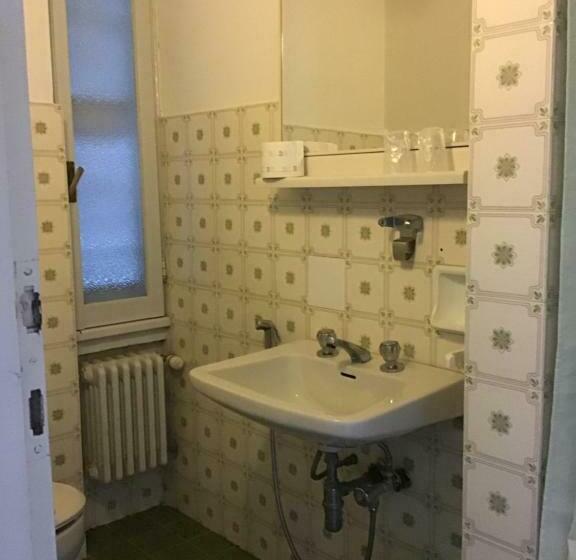 اتاق استاندارد با چشم‌انداز دریاچه, Locanda Mirabeau