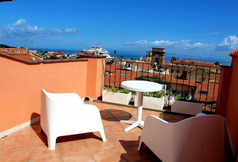 キングサイズベッドのデラックスルーム, Margiò House