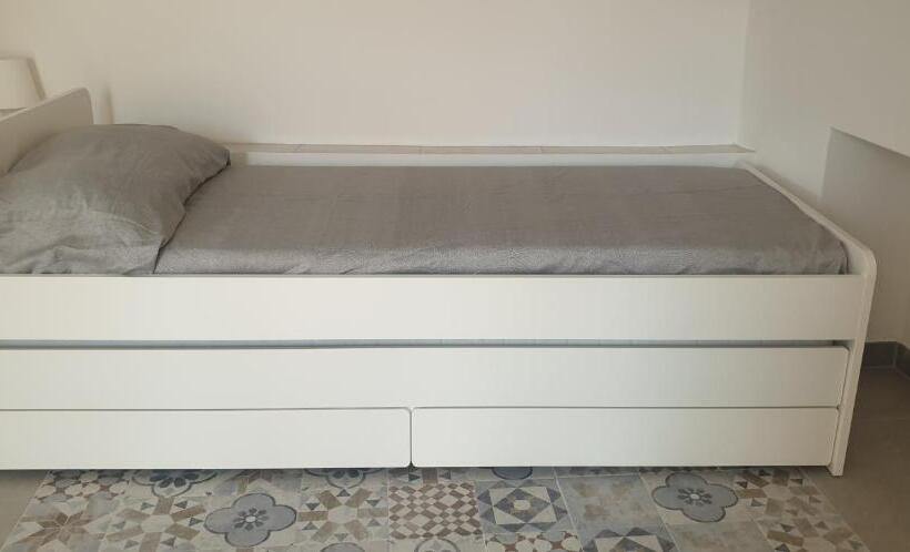 キングサイズベッドのデラックスルーム, Margiò House