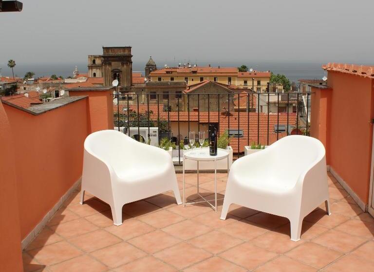 キングサイズベッドのデラックスルーム, Margiò House