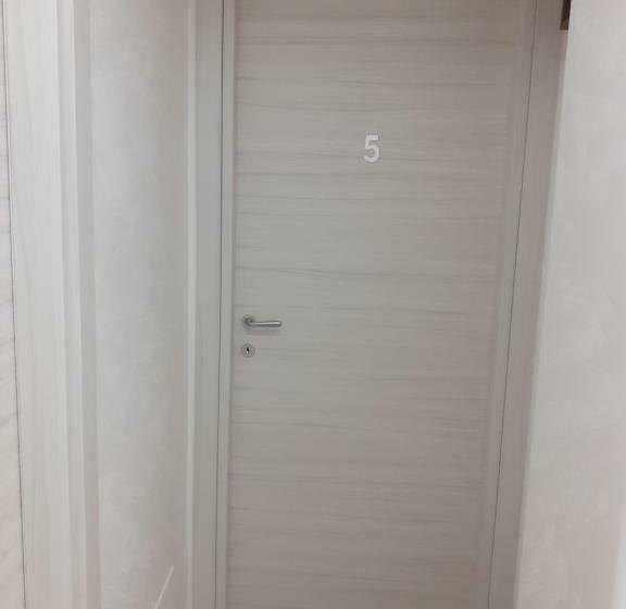 اتاق لوکس با چشمانداز, Maison Marguerite