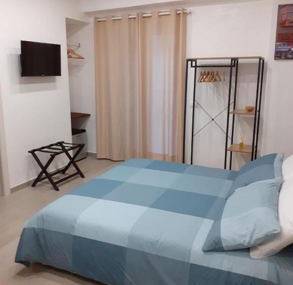 اتاق لوکس با چشمانداز, Maison Marguerite