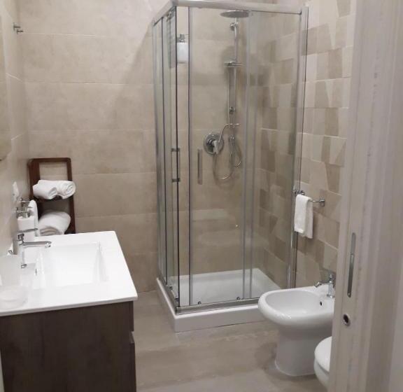 اتاق استاندارد چهار تخته با چشمانداز دریا, Maison Marguerite