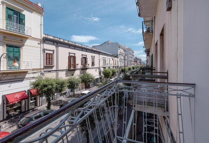 Полулюкс с Балконом, Pompei Plaza