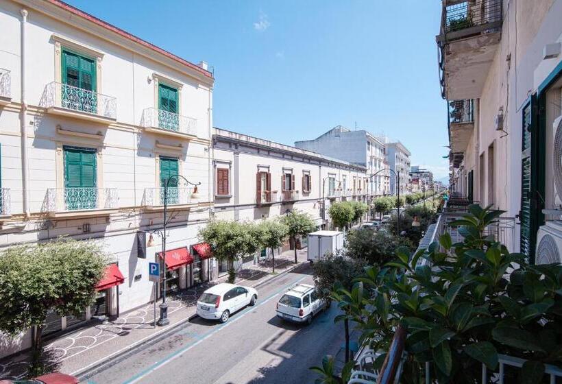 Полулюкс с Балконом, Pompei Plaza