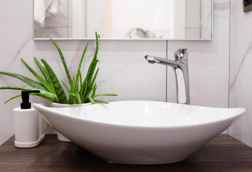 Полулюкс с Балконом, Pompei Plaza