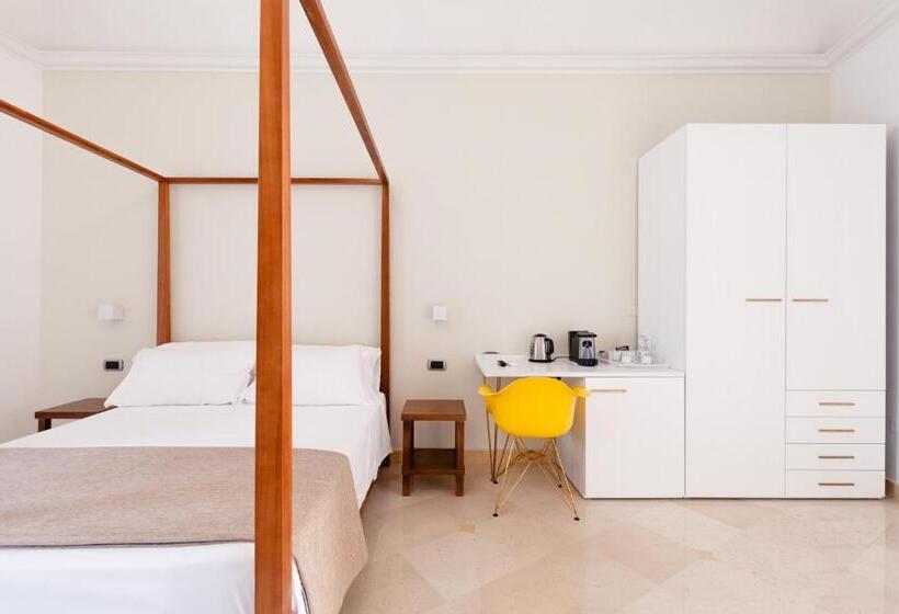 Полулюкс с Балконом, Pompei Plaza