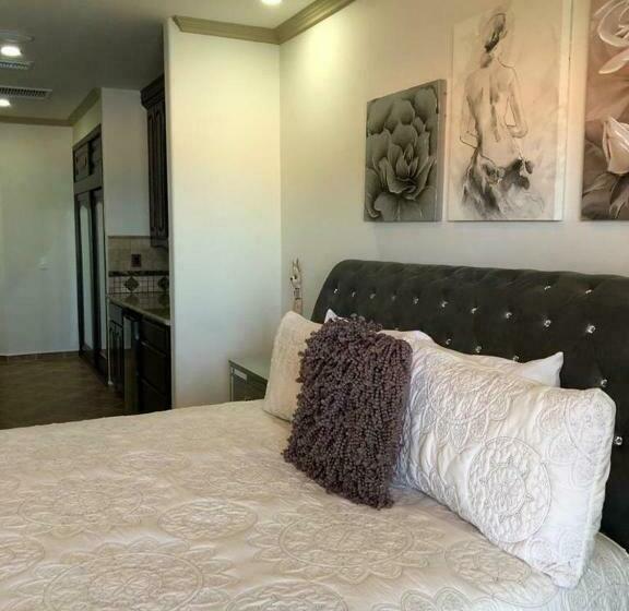 １ベッドルームアパートメント, Esmeralda B 201