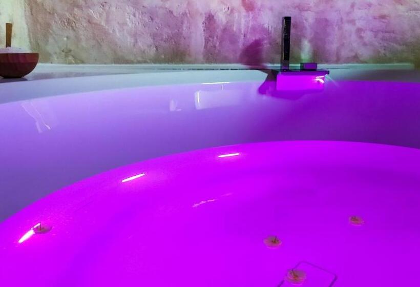 豪华房间带漩涡浴缸, Loggia Delle Stelle