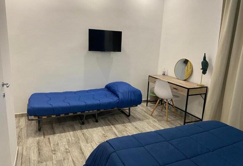 اتاق استاندارد با بالکن, Room27