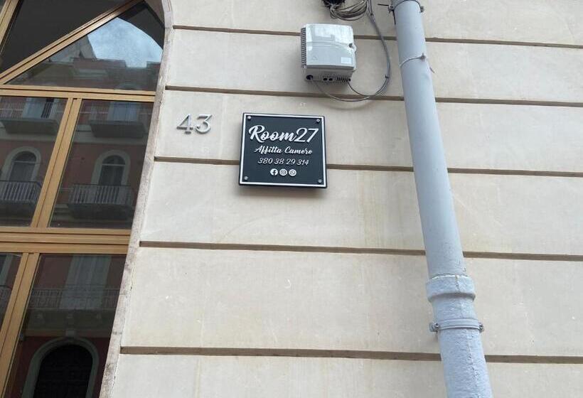 اتاق استاندارد چهارنفره با بالکن, Room27