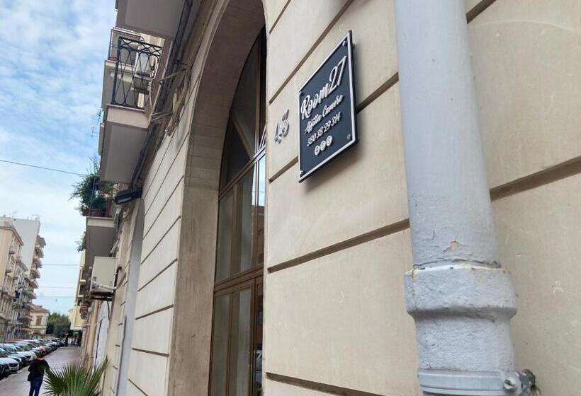 اتاق استاندارد چهارنفره با بالکن, Room27