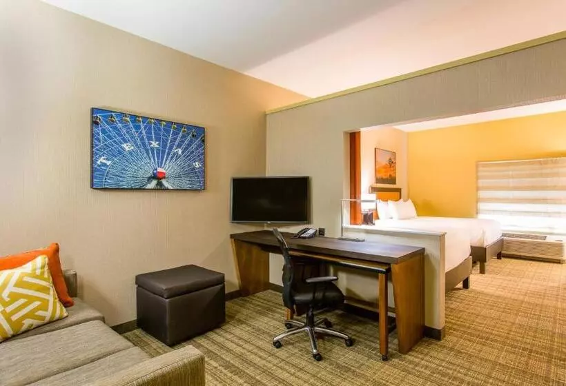 スイート, Cambria Hotel Plano Frisco