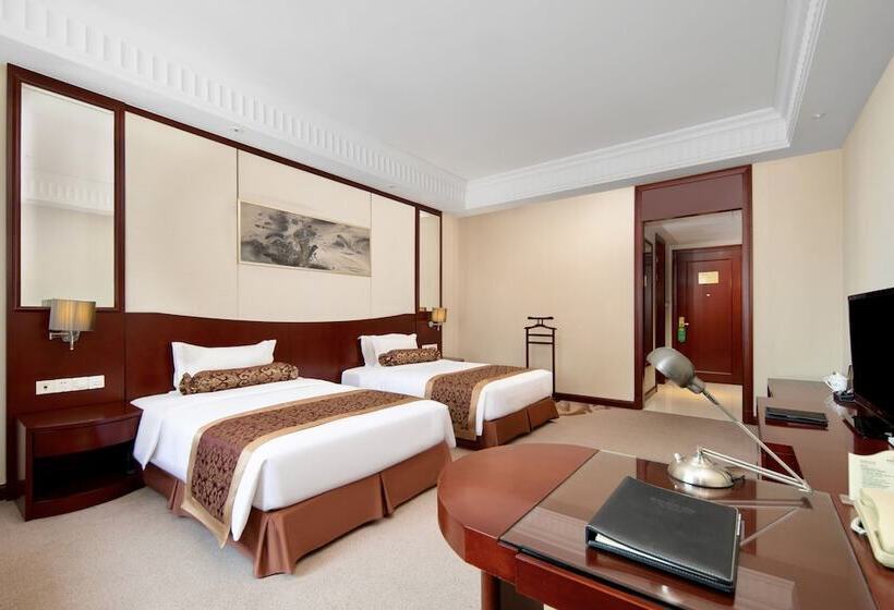 スーペリアールーム, Longqi Jianguo