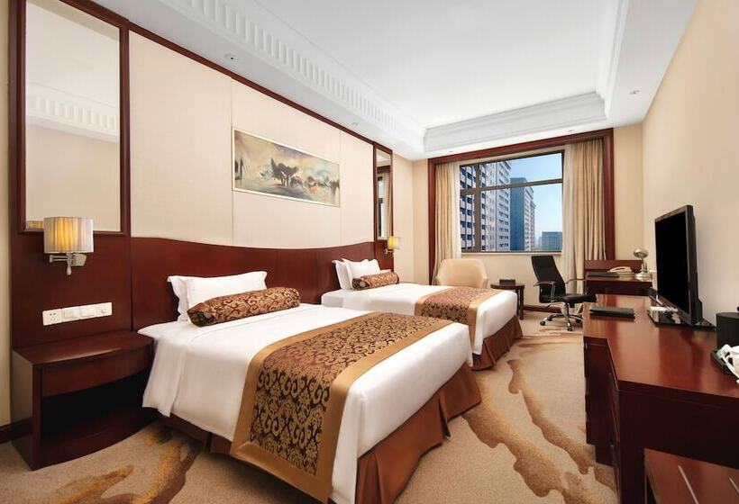 スーペリアールーム, Longqi Jianguo