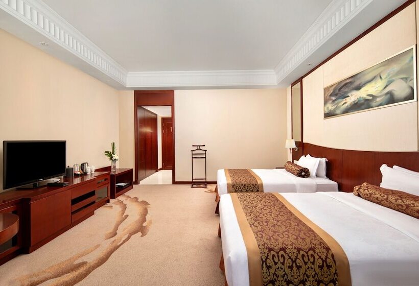 デラックスルーム, Longqi Jianguo