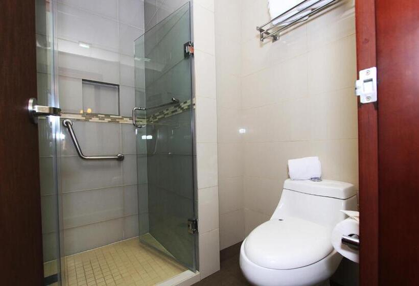 חדר סטנדרט שתי מיטות זוגיות, Plaza Gallery Hotel Boutique