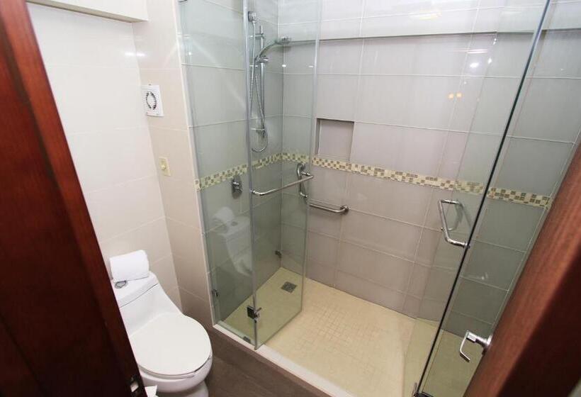Номер Deluxe Кровать Кинг, Plaza Gallery Hotel Boutique