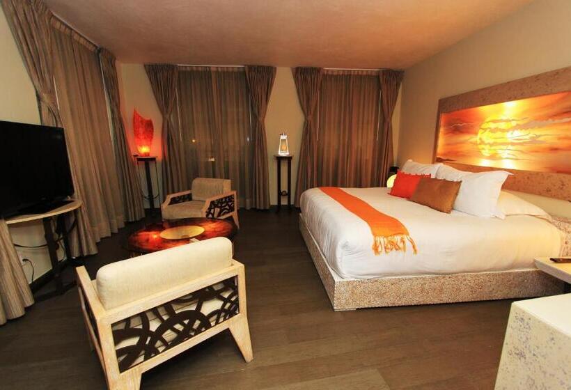 Номер Deluxe Кровать Кинг, Plaza Gallery Hotel Boutique