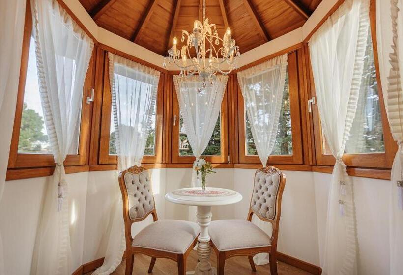 Superior Suite, Ritta Hoppner