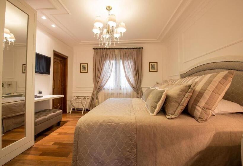 Suite Deluxe, Ritta Hoppner