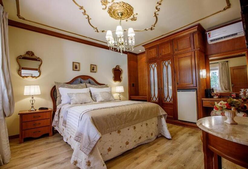 Apartament Rodzinny, Ritta Hoppner