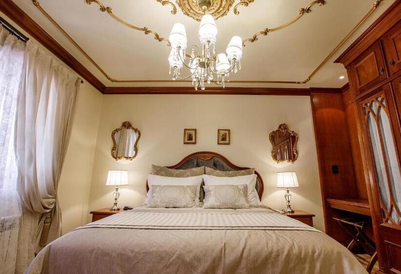 Family Suite, Ritta Hoppner