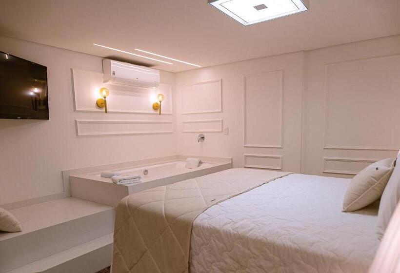 Studio Standard, Ritta Hoppner